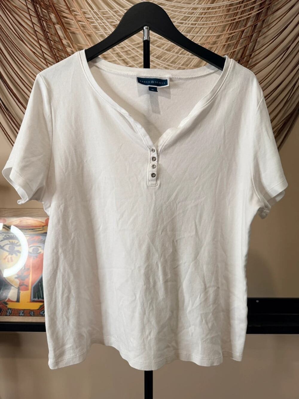 Karen Scott, White Henley style T-shirt 100% cotton XL 2729